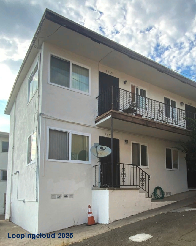 6 Unit Apartment Building