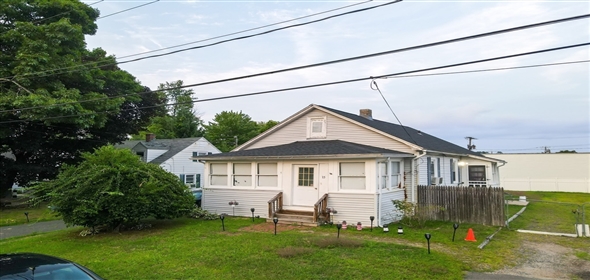 15-27 Bernard St Springfield Massachusetts, 01109 | Beautiful single family home