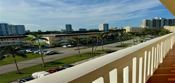 2930 Point East Dr # E512 Aventura Florida, 33160 | Exclusive Condo