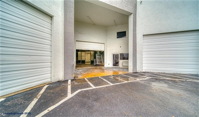 Specialized Fence Painting