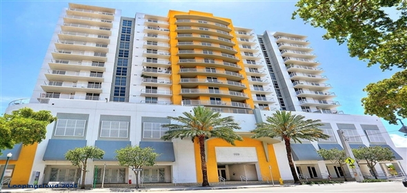 900 SW 8th St # 901 Miami Florida, 33130 | Beautiful Furnished Condo