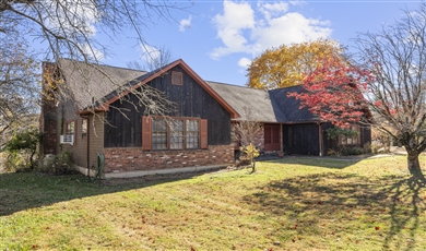 6 Quaker Ridge Road Sherman Connecticut, 06784 | Charming Sherman home