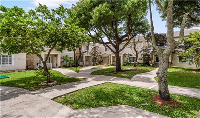 12280 SW 148th Ter # 12280 Crossings Florida, 33186 | Beautiful Townhouse