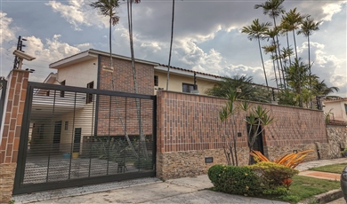 Exclusive House in TRigal Norte - Quinta en El Trigal Norte