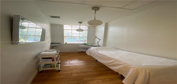 702 W 51st St # 702 MIAMI BEACH, FL 33140-2615 Miami Florida, 33140 | Retail Flex Space