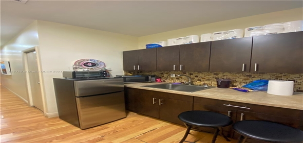 702 W 51st St # 702 MIAMI BEACH, FL 33140-2615 Miami Florida, 33140 | Retail Flex Space