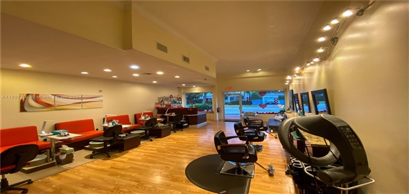 702 W 51st St # 702 MIAMI BEACH, FL 33140-2615 Miami Florida, 33140 | Retail Flex Space