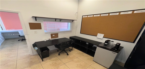 810 NE 125th St North Miami Florida, 33161 | Stunning Commercial/Industrial/Lease