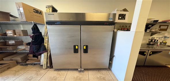 810 NE 125th St North Miami Florida, 33161 | Stunning Commercial/Industrial/Lease