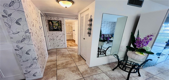 2812 S Garden Drive # 202 Lake Worth Florida, 33461 | Beautiful Condo