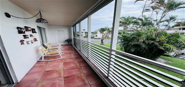 2812 S Garden Drive # 202 Lake Worth Florida, 33461 | Beautiful Condo