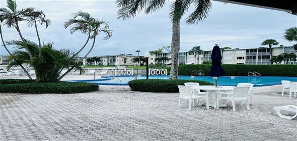 2812 S Garden Drive # 202 Lake Worth Florida, 33461 | Beautiful Condo
