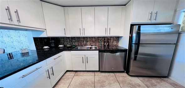 2812 S Garden Drive # 202 Lake Worth Florida, 33461 | Beautiful Condo