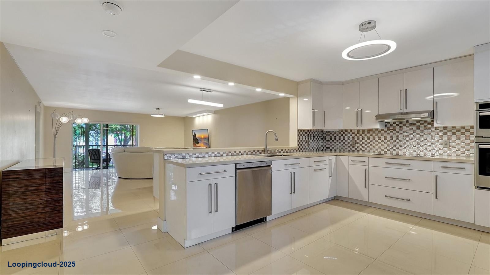 Spectacular Condo/Co-Op/Villa/Townhouse