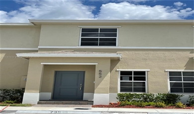 552 NE 4th Ln # 552 Florida City Florida, 33034 | Beautiful Townhouse