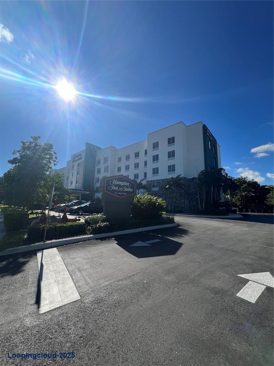 Office space inside a prestigious hotel