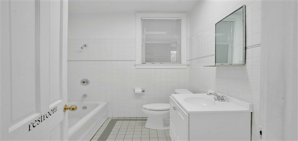 2100 Lakeshore Avenue. Oakland California, 94606 | Commercial/Sale/OfficeBuilding