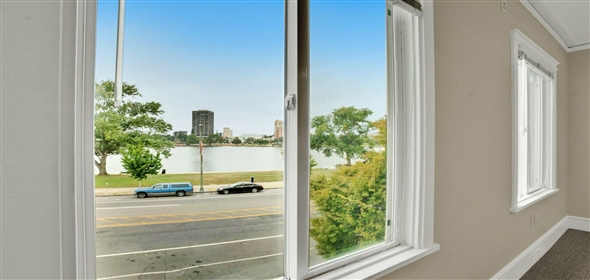 2100 Lakeshore Avenue. Oakland California, 94606 | Commercial/Sale/OfficeBuilding