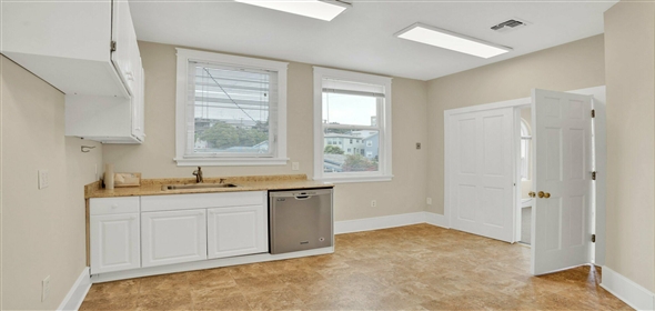 2100 Lakeshore Avenue. Oakland California, 94606 | Commercial/Sale/OfficeBuilding