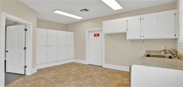 2100 Lakeshore Avenue. Oakland California, 94606 | Commercial/Sale/OfficeBuilding