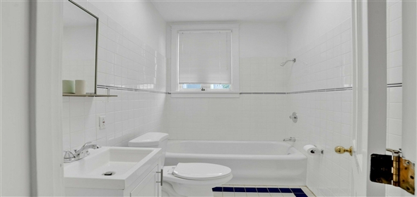 2100 Lakeshore Avenue. Oakland California, 94606 | Commercial/Sale/OfficeBuilding