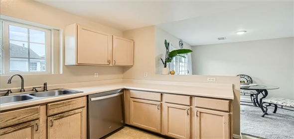 1382 S Cathay Court # 103 Aurora Colorado, 80017 | Charming 2 Bedroom,