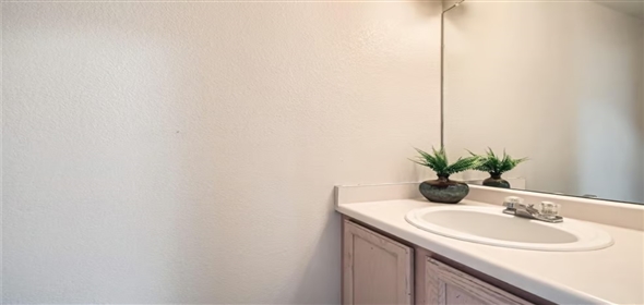 1382 S Cathay Court # 103 Aurora Colorado, 80017 | Charming 2 Bedroom,