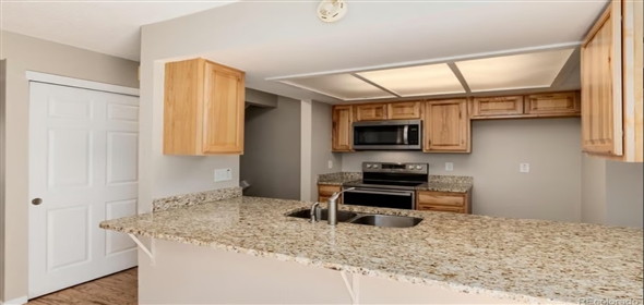 3852 S Evanston Street Aurora Colorado, 80014 | Beautiful Townhouse