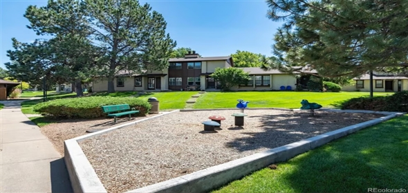 3852 S Evanston Street Aurora Colorado, 80014 | Beautiful Townhouse