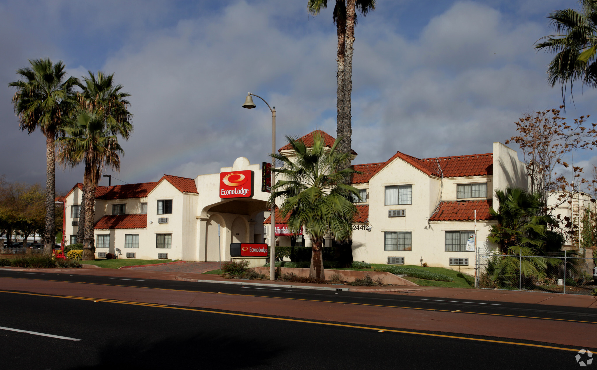 Econo Lodge Hotel - Prime Investment Opportunity in Moreno Valley, CA