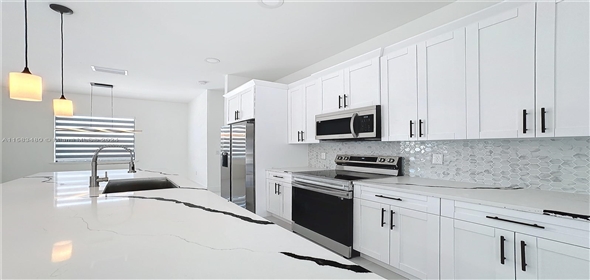 1208 NE 9th Ter Cape Coral Florida, 33909 | Beautiful Single Family