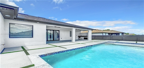 1208 NE 9th Ter Cape Coral Florida, 33909 | Beautiful Single Family