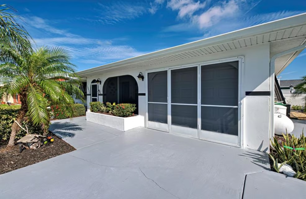 Perfect Oasis in Beautifully Maintained Home