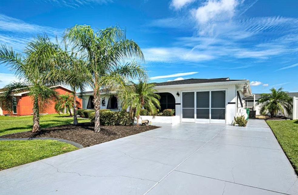 Perfect Oasis in Beautifully Maintained Home
