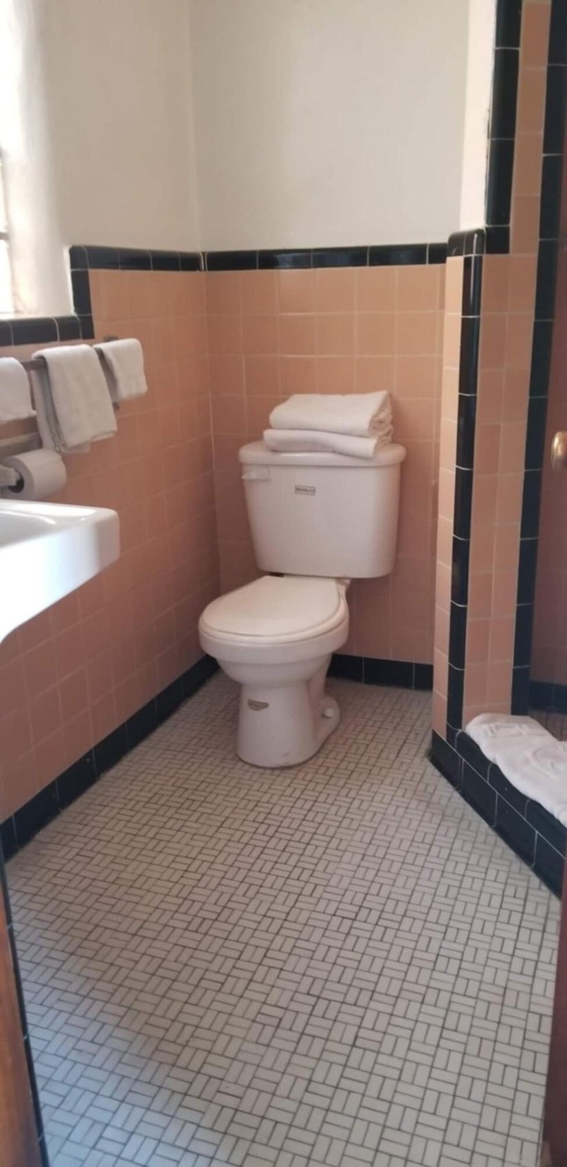 Hotel for Sale in Albuquerque New Mexico 87107