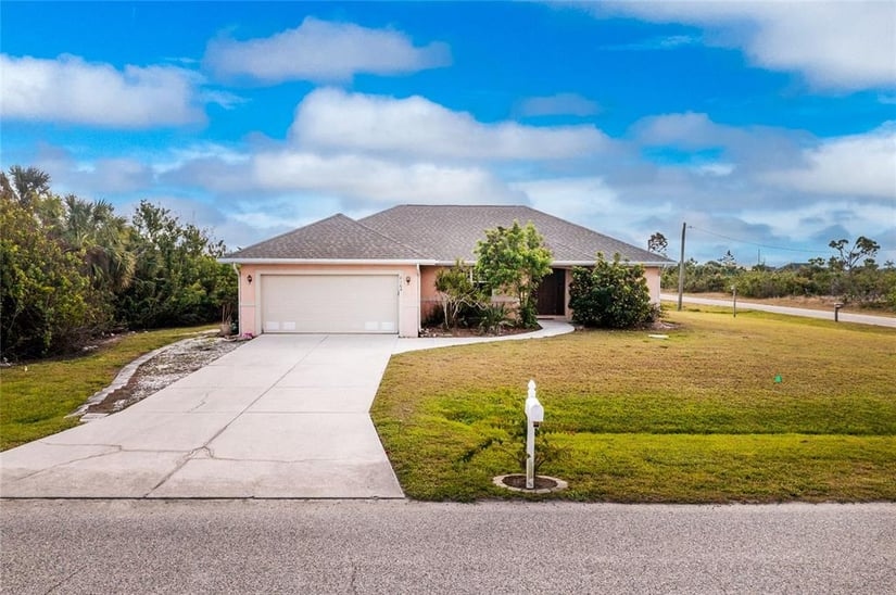 Charming Home in the Community of South Gulf Cove