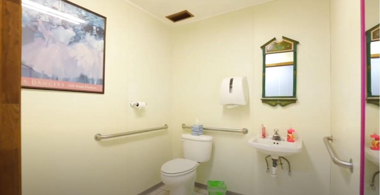 Class A Retail Steel Frame Building