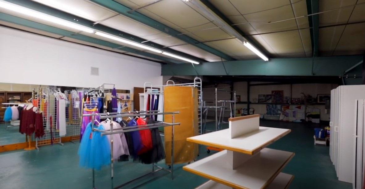 Class A Retail Steel Frame Building