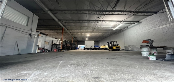 5790 NW 35th Ave , HIALEAH Miami Florida, 33142 | Beautiful Warehouse Office