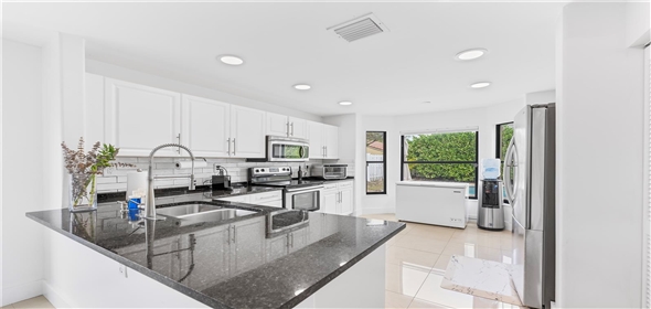 19009 NW 23rd St Pembroke Pines Florida, 33029 | Stunning Singlefamily