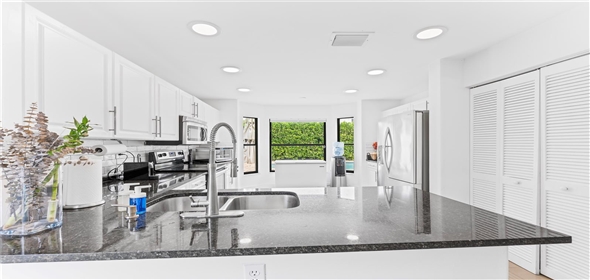 19009 NW 23rd St Pembroke Pines Florida, 33029 | Stunning Singlefamily