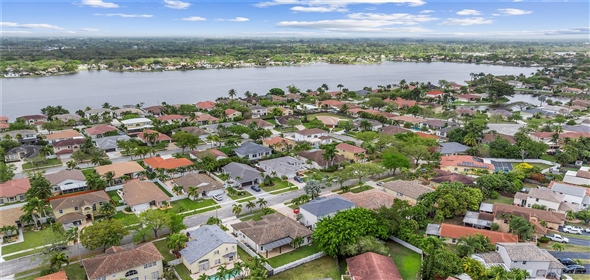 19009 NW 23rd St Pembroke Pines Florida, 33029 | Stunning Singlefamily
