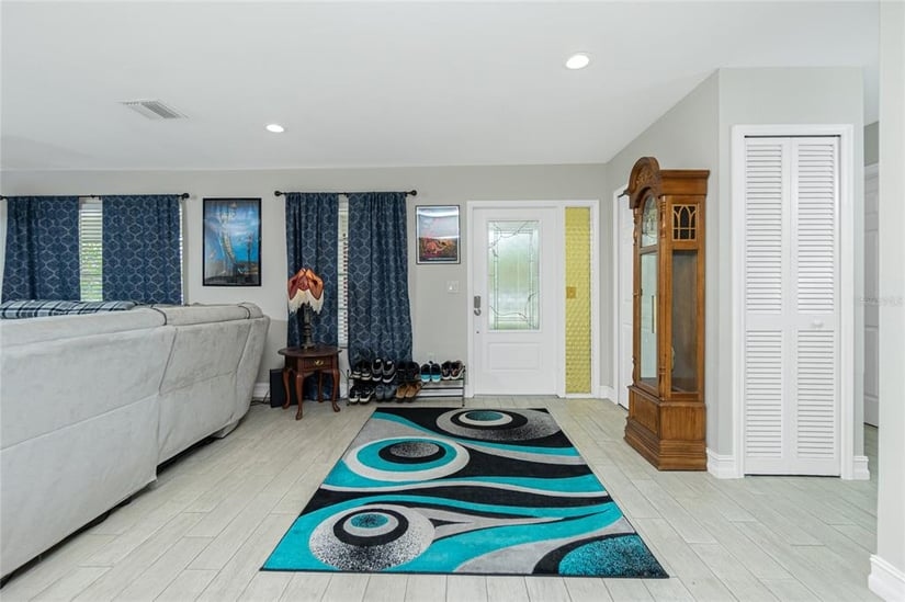 Charming Home in Gulf Cove