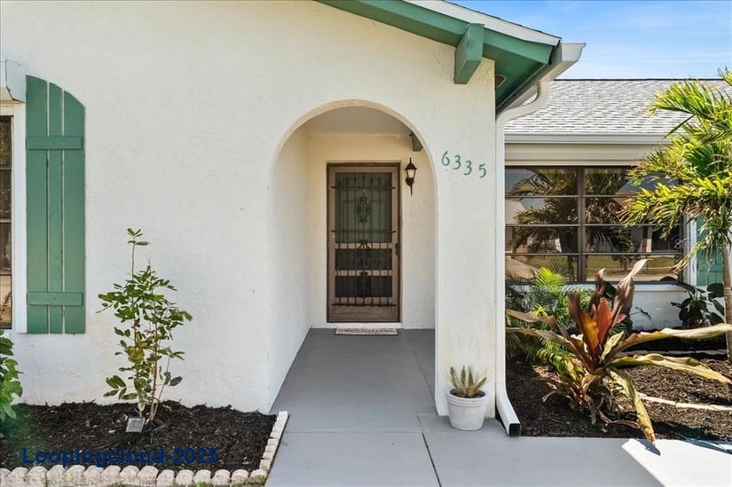 Charming Home in Gulf Cove