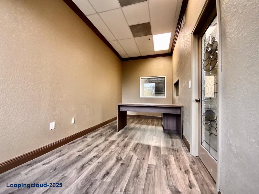 Drew Tina Commerce Center - Suite 15