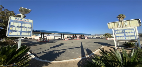 2004 E Valley Pky Escondido California, 92027 | Exclusive service Station for Sale