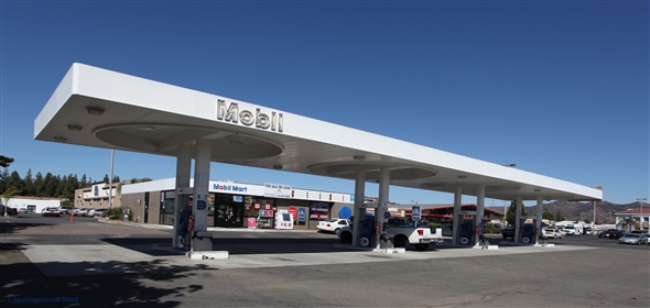 2004 E Valley Pky Escondido California, 92027 | Exclusive service Station for Sale