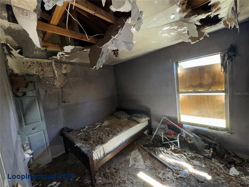Beautiful Single-Family Fixer-Upper – 4-Bed Home on Oversized Lot with Great Potential
