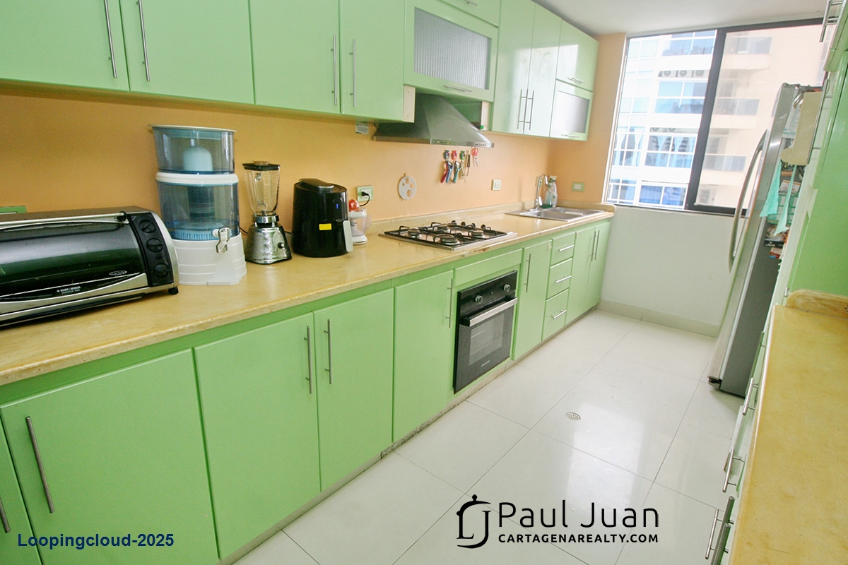 Spacious Penthouse with Breathtaking Views of El Laguito & Cartagena Skyline