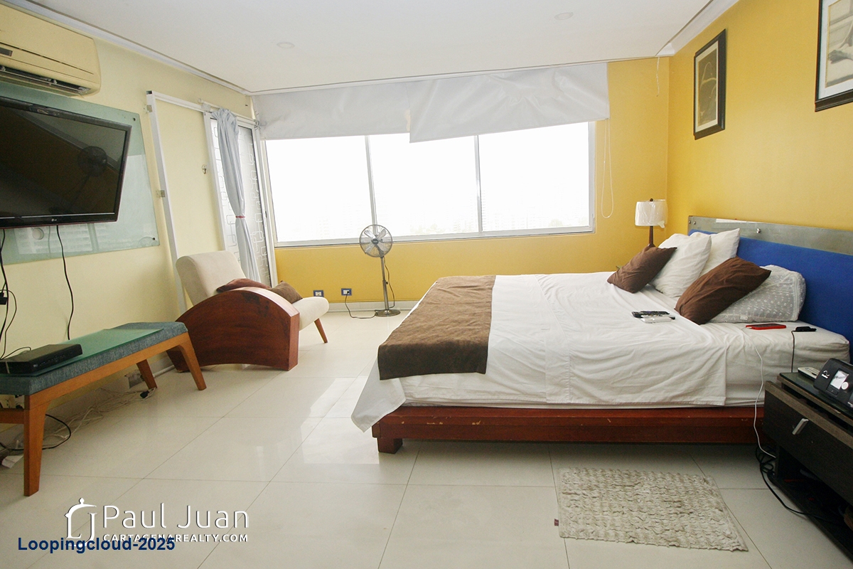 Spacious Penthouse with Breathtaking Views of El Laguito & Cartagena Skyline